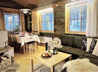 Дома для отпуска Lapland Lodge Pyhä - Ski in - ski out, sauna Пухатунтури Дом с 2 спальнями-83